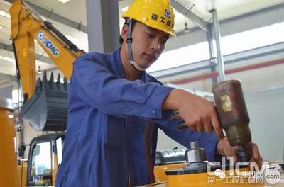 徐工交出亮眼“成績單” 獲評江蘇省“智能制造先進企業”